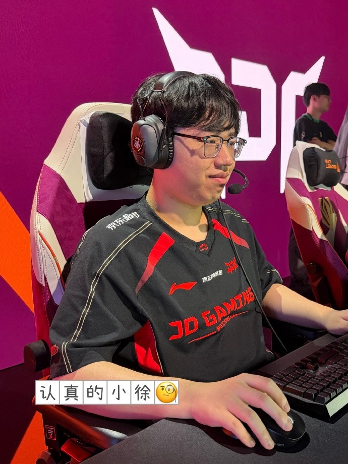 JDG分享照片回顾三月:四月继续,一起往更远的地方走