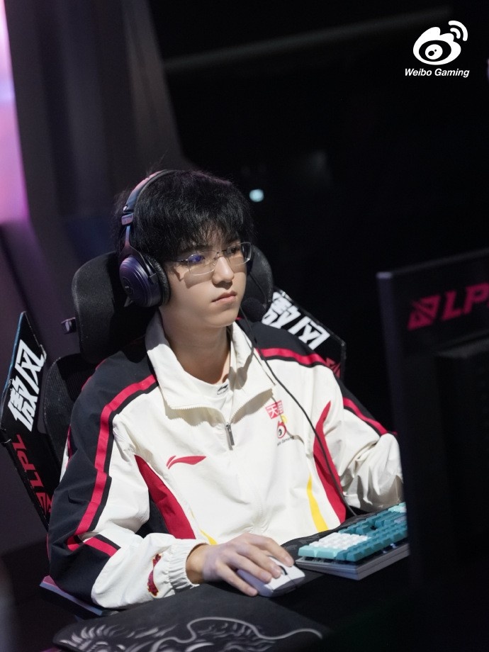 WBG发布对阵NIP赛前返图：准备就绪，今天比赛加油！