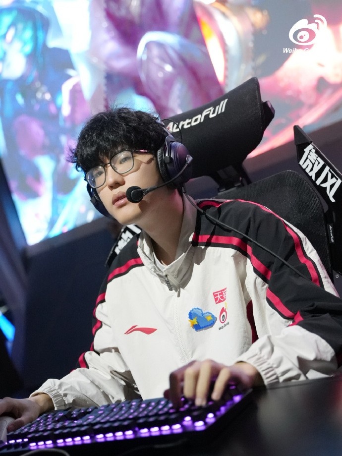 WBG发布对阵NIP赛前返图：准备就绪，今天比赛加油！